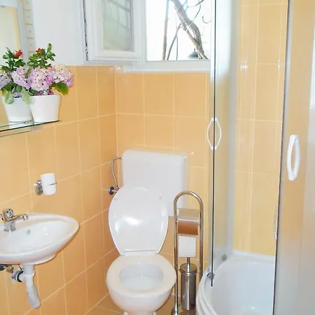 Opric 7756e Apartment *